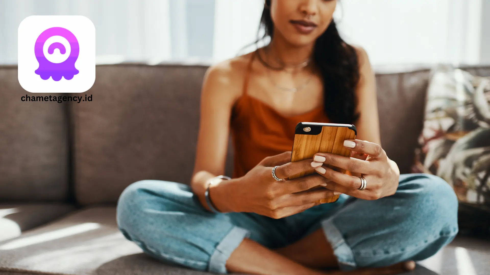 Downloading Chamet app from the app store."