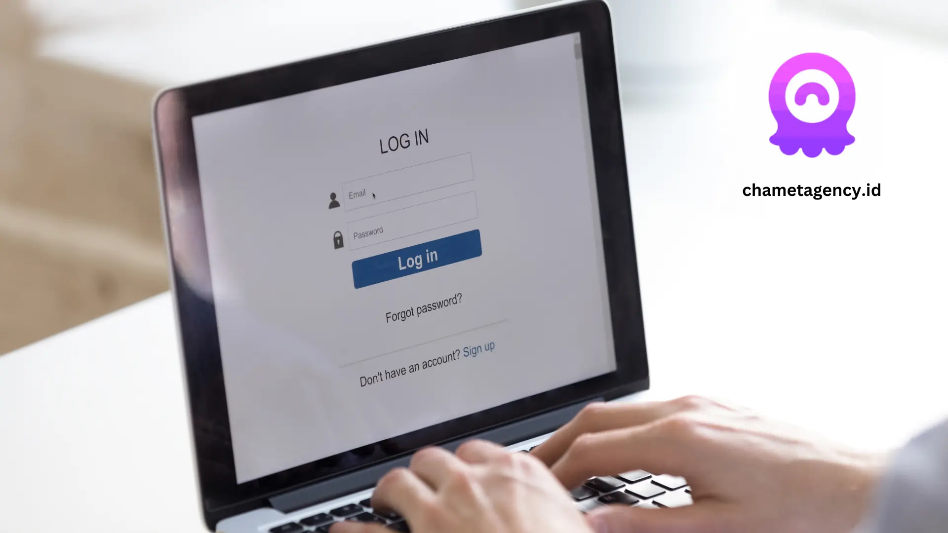 "Signing up on Chamet's free account page."