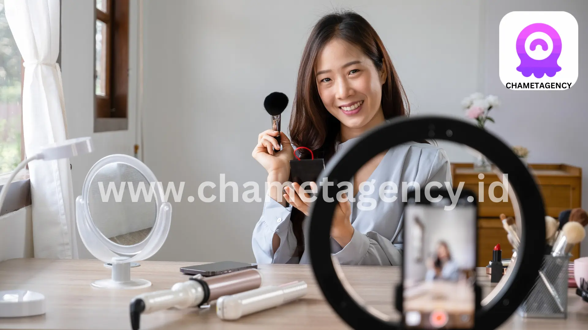 Screenshots of the Chamet app displaying its features