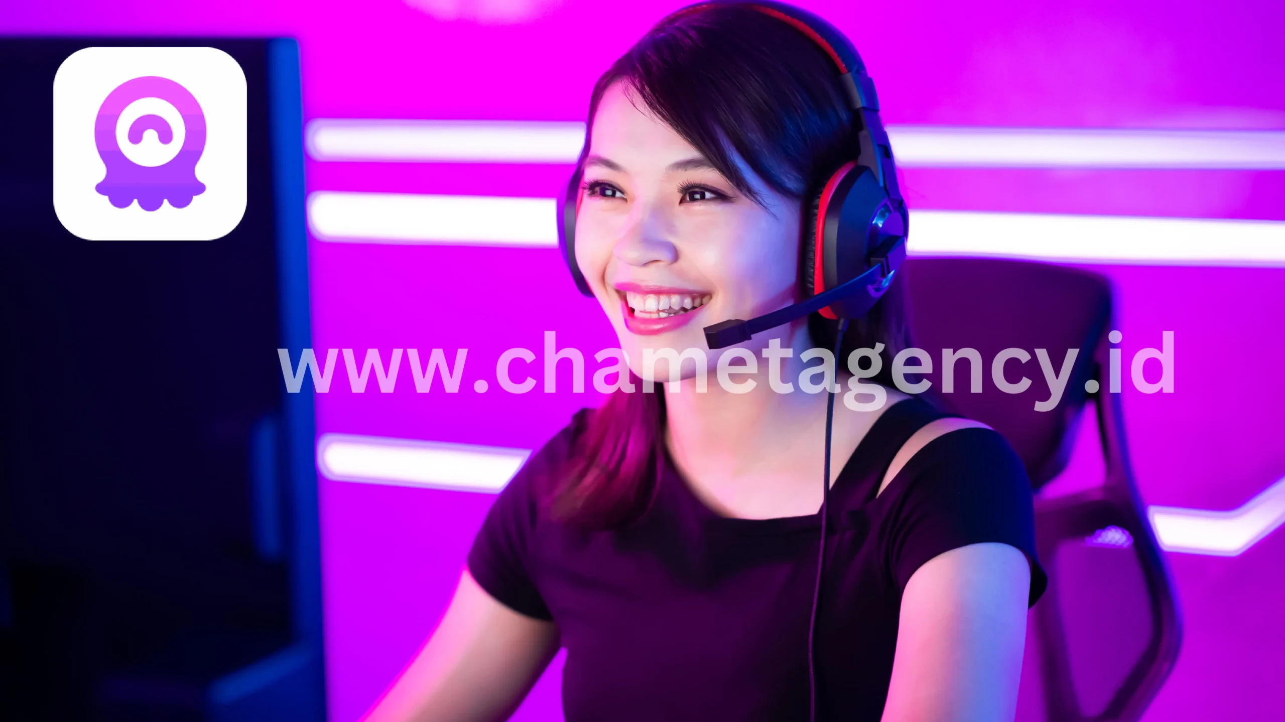 Desktop computer showcasing Chamet app interface for PC