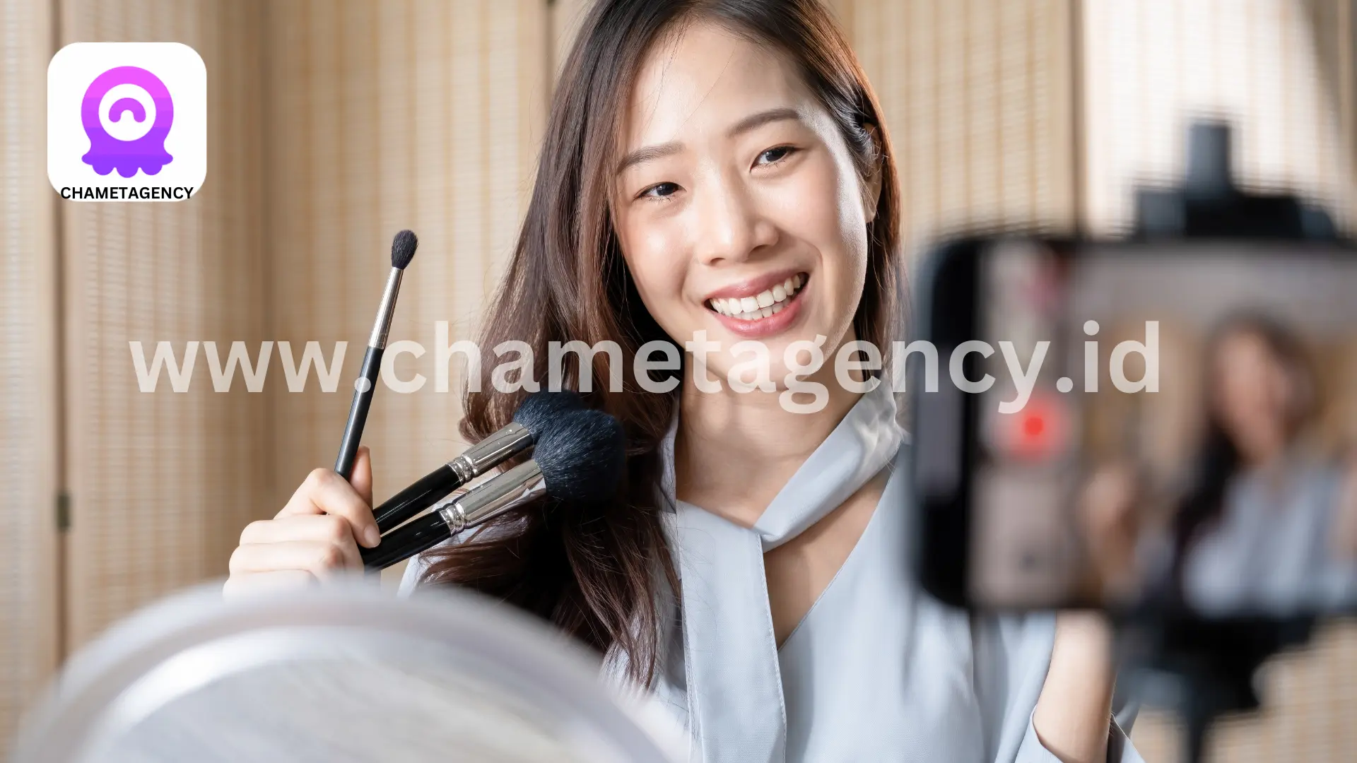 Smartphone displaying Chamet app with hidden features activated