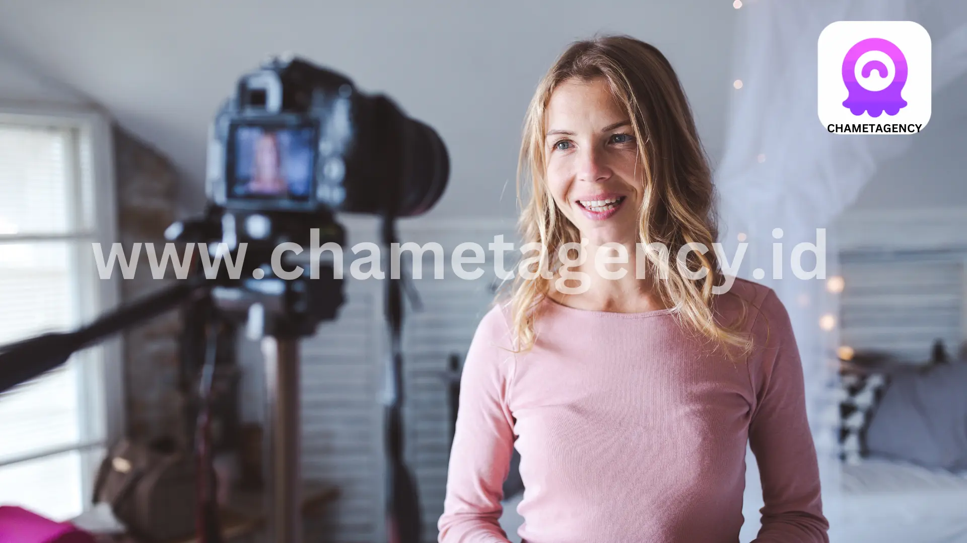 Smartphone showcasing Chamet app download screen